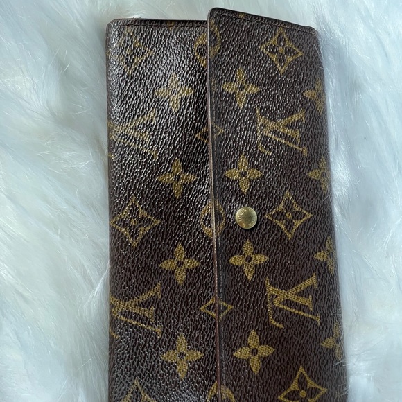 Louis Vuitton LV Long Wallet - Picture 10 of 12
